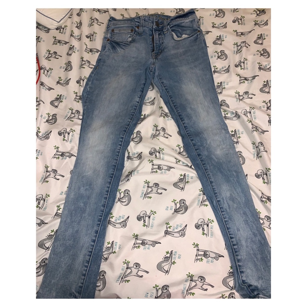 American Eagle light jeans